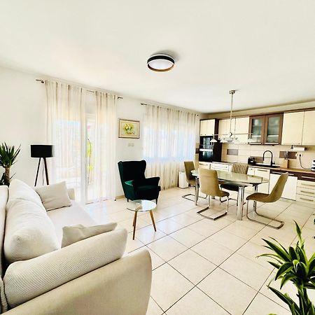 Apartment Sirius Podstrana Luaran gambar